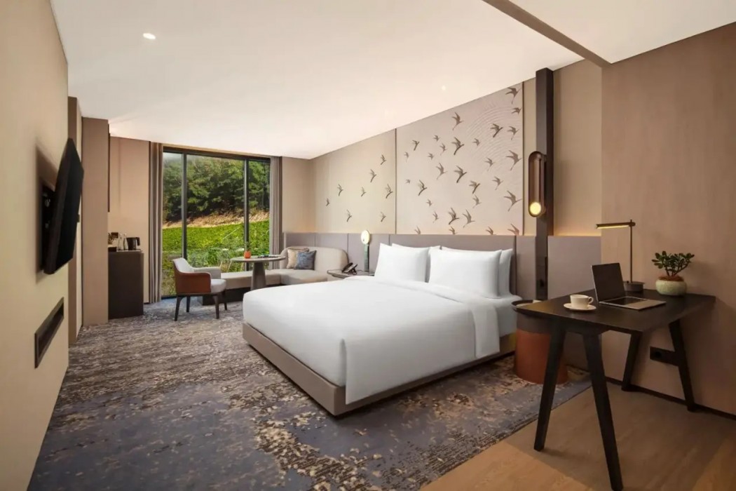 Crowne Plaza by IHG Labuan Bajo 2/20