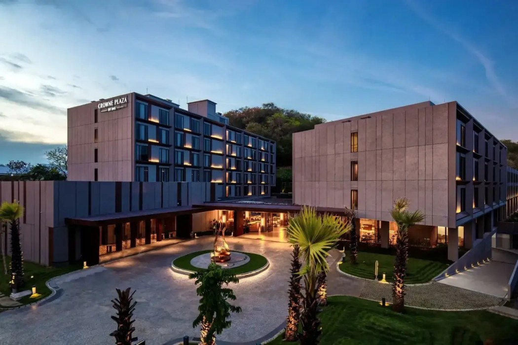 Crowne Plaza by IHG Labuan Bajo 10/20