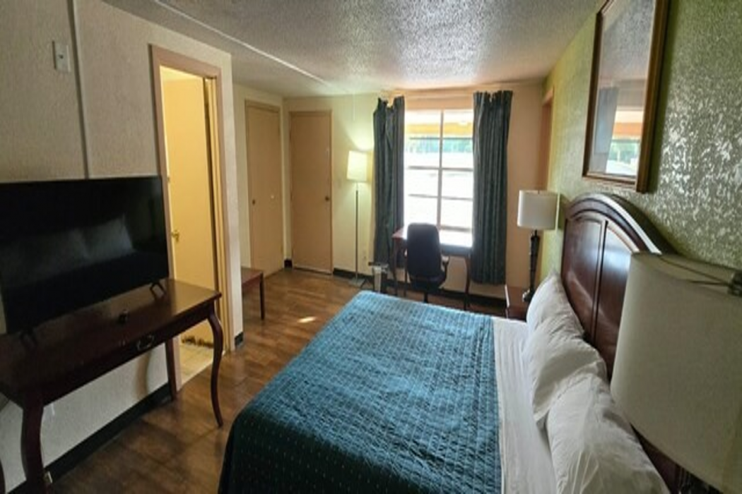 Lion Inn Albemarle By Hotel O Near US 52 6/37