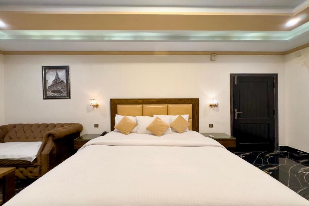Room at Hotel DE Shalimar - Multan, MULTAN