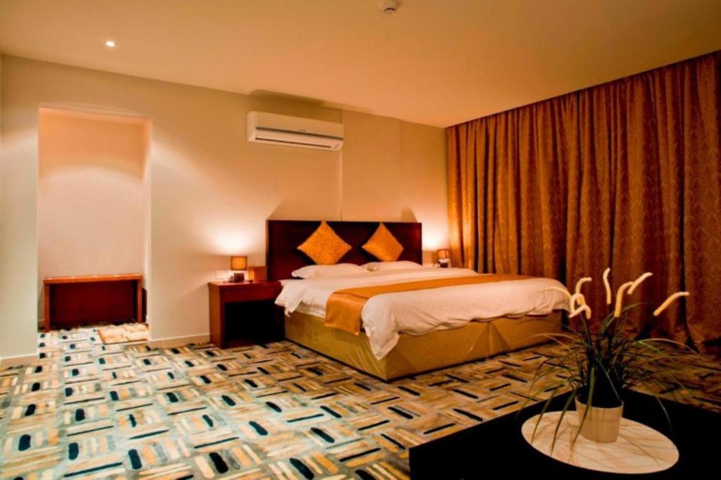 Executive Suites Serviced Apartments 19/24