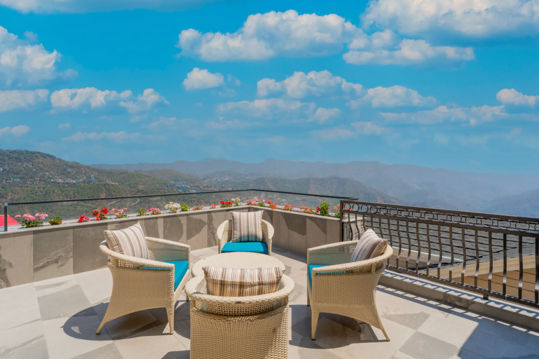 ELIVAAS Prive The Royce Orchid Luxe 4 BHK Hilltop Villa With Steam Room, Pvt Pool & 360 Hill Views 33/40
