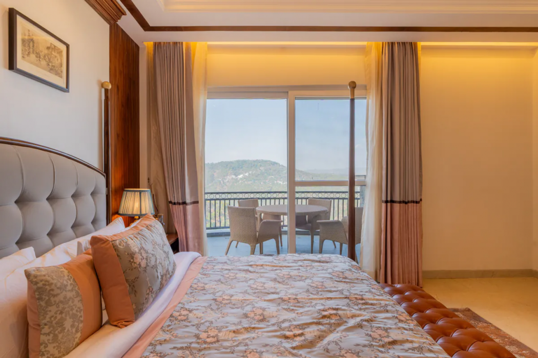ELIVAAS Prive The Royce Orchid Luxe 4 BHK Hilltop Villa With Steam Room, Pvt Pool & 360 Hill Views 12/40