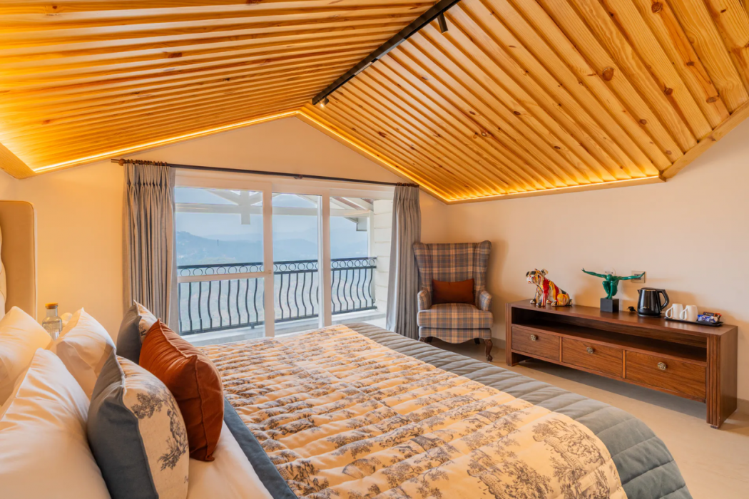 ELIVAAS Prive The Royce Orchid Luxe 4 BHK Hilltop Villa With Steam Room, Pvt Pool & 360 Hill Views 9/40