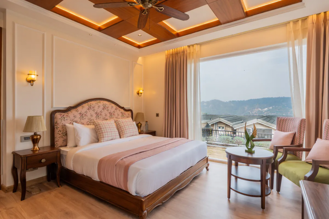 ELIVAAS Prive The Royce Orchid Luxe 4 BHK Hilltop Villa With Steam Room, Pvt Pool & 360 Hill Views 11/40