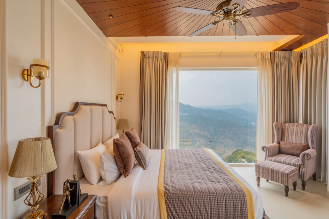 ELIVAAS Prive The Royce Orchid Luxe 4 BHK Hilltop Villa With Steam Room, Pvt Pool & 360 Hill Views 14/40