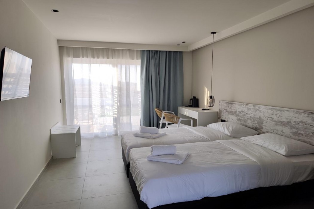 Room at Evita Flamingo, Marmari