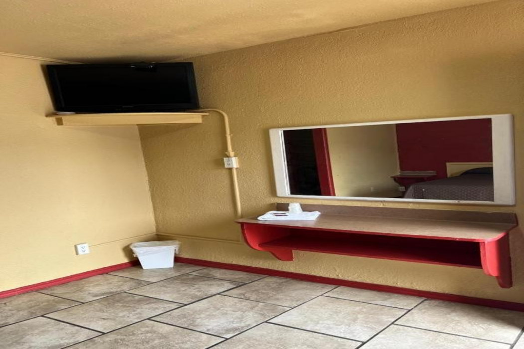 Holiday Motel Tulsa OK 6/20