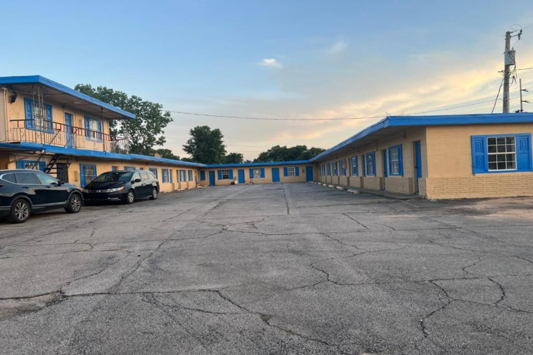 Holiday Motel Tulsa OK in TULSA - OK