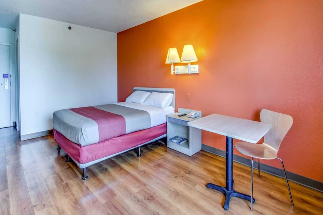 Motel6 Suites Buffalo Amherst, NY 9/18