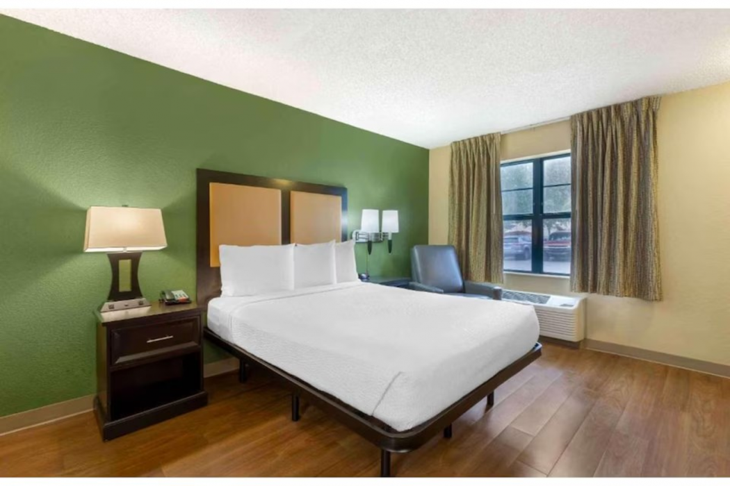 Motel6 Seattle Kent, WA 7/22