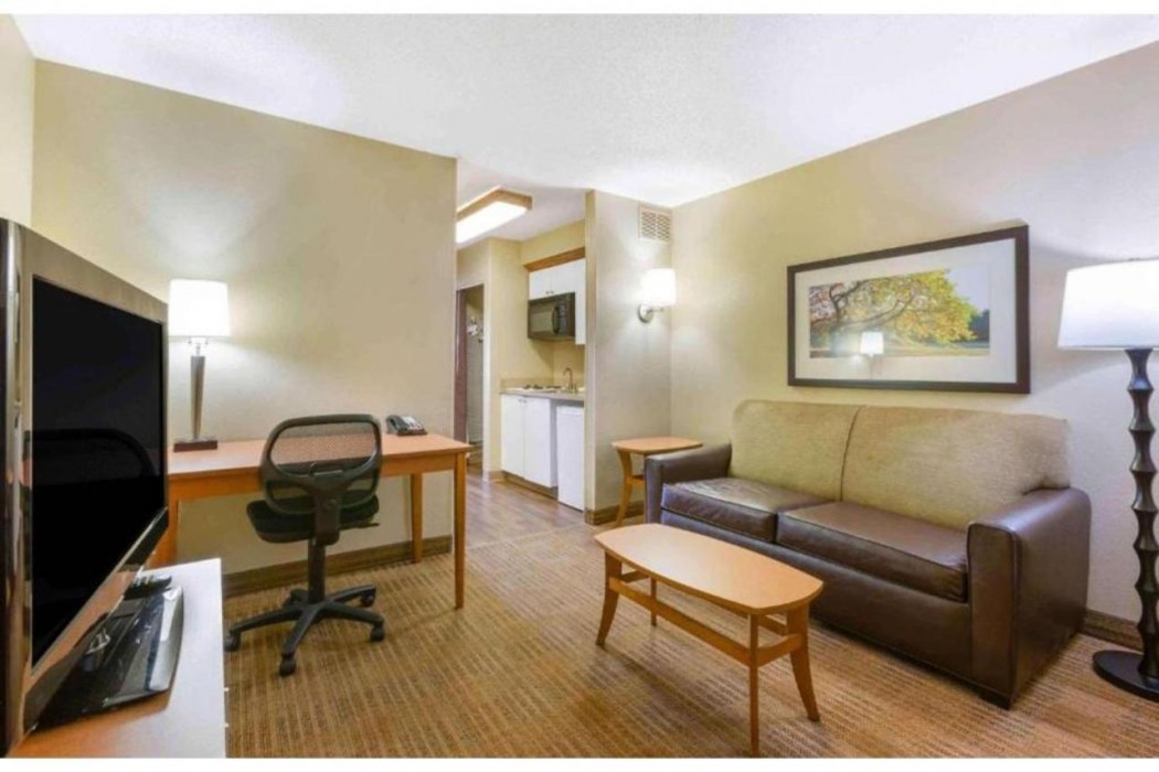 Motel6 Suites Findlay Tiffin Avenue, OH 11/30