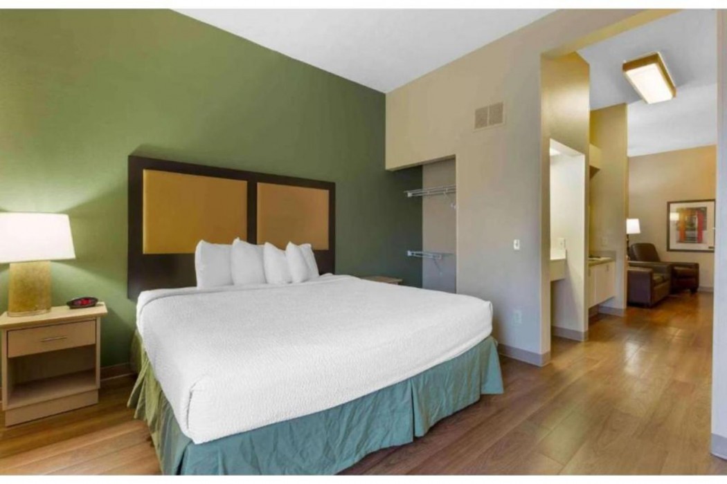 Motel6 Suites Findlay Tiffin Avenue, OH 7/30