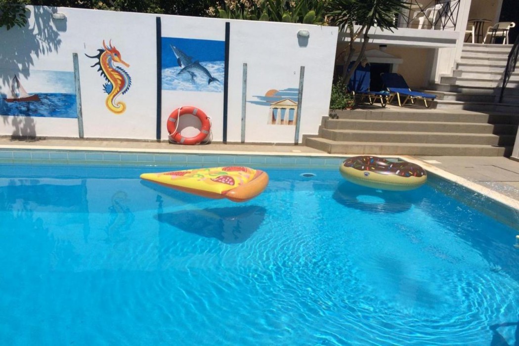 Renia Hotel 48/60