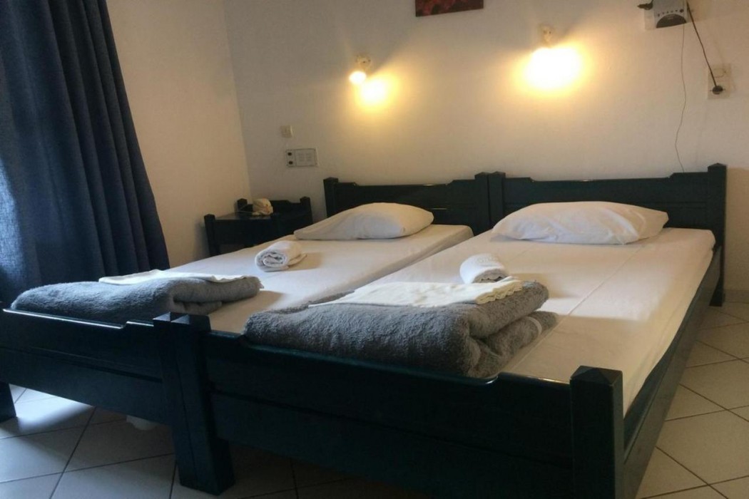 Renia Hotel 12/60