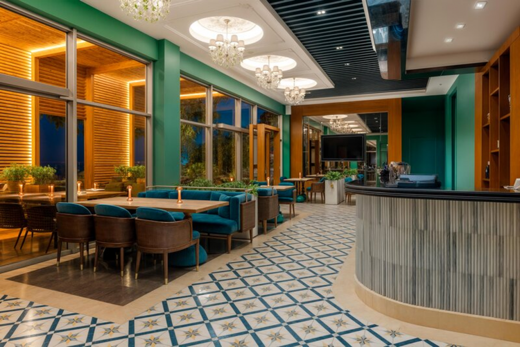 Merit Royal Gardens Hotel & Casino 30/69