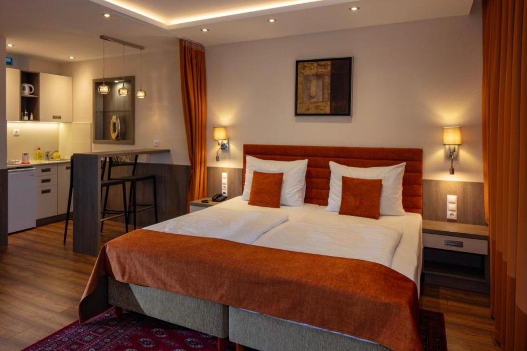 Hotel Charles 17/67