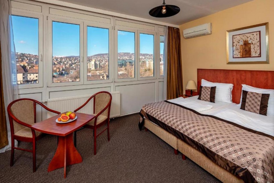 Hotel Charles 26/67