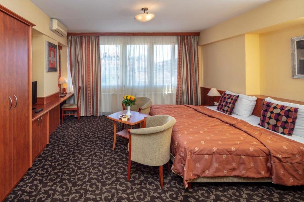 Hotel Charles 23/67