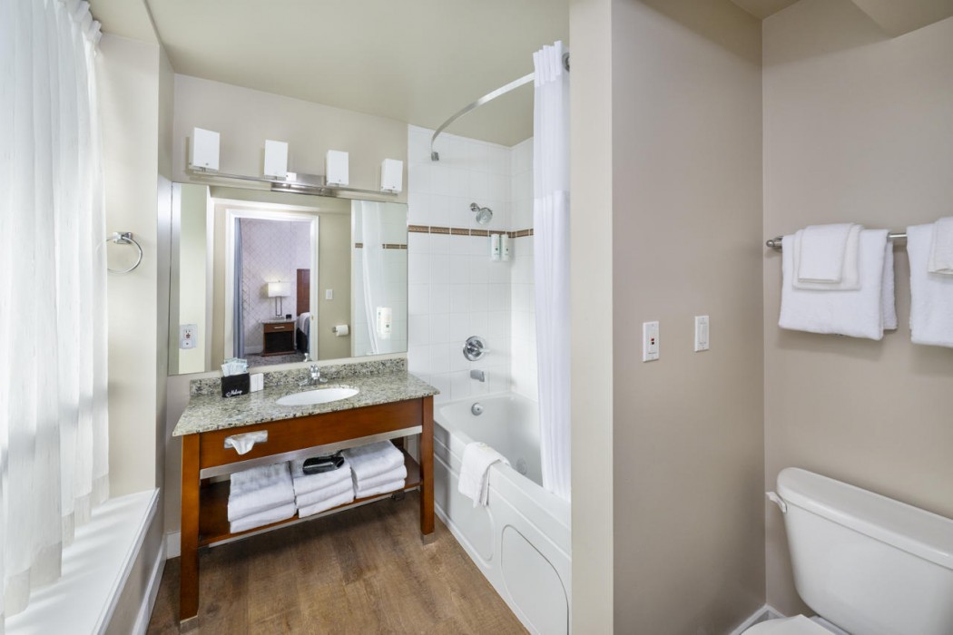 Quality Inn & Suites Downtown Vancouver 33/67