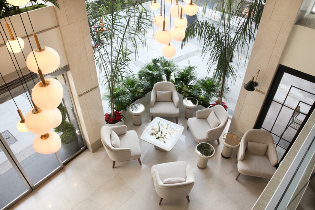 Bentley Hotel Bosphorus 12/86