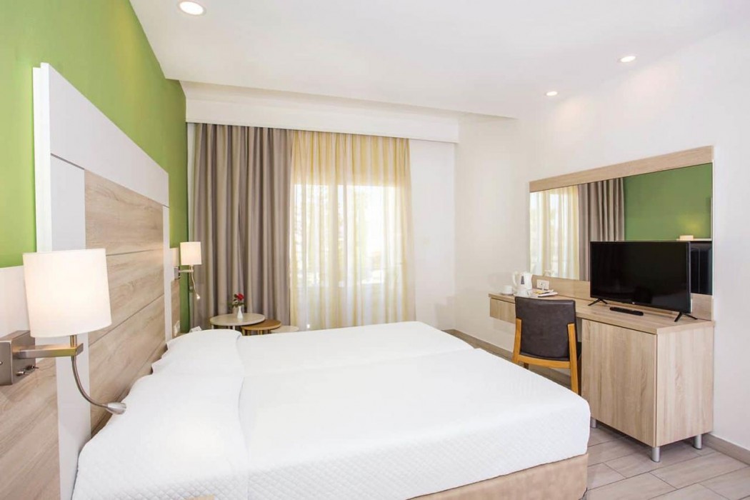 Eurovillage Achilleas Hotel 13/90