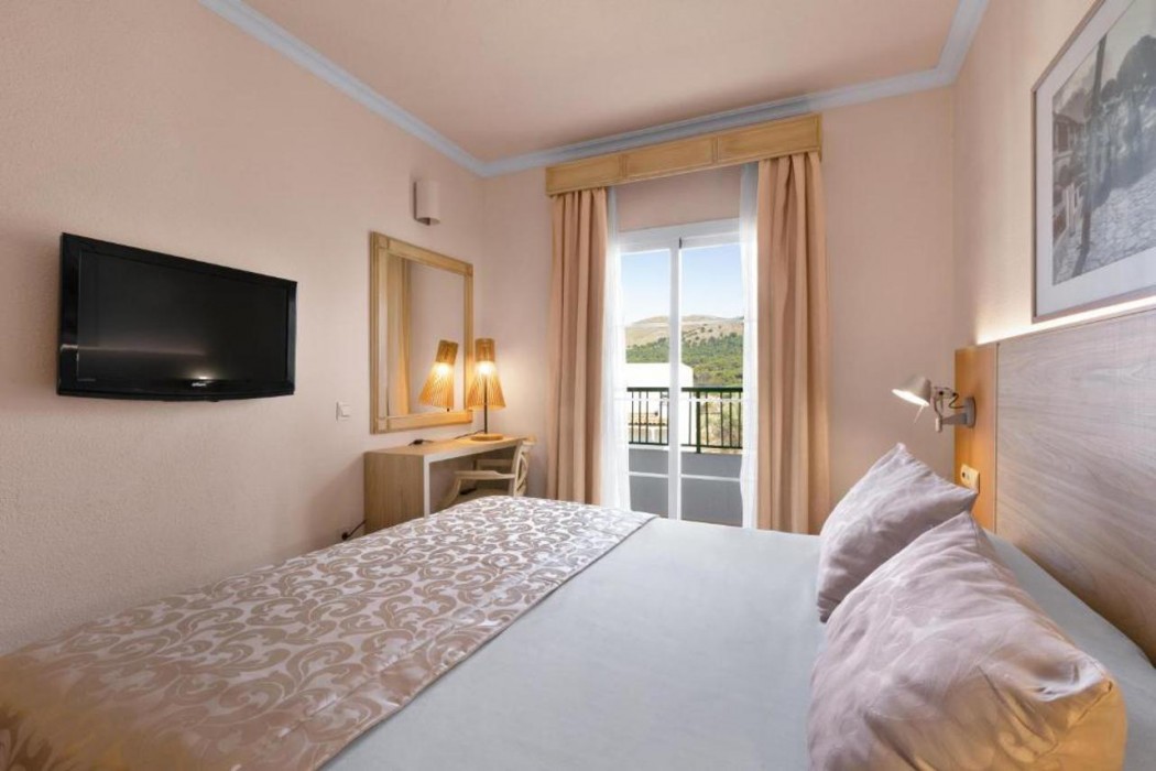 Viva Cala Mesquida Resort and Spa 9/99
