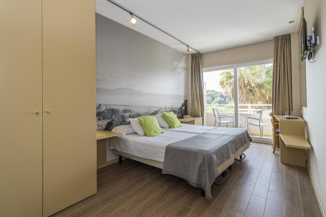 Eix Platja Daurada Hotel and Spa 26/97