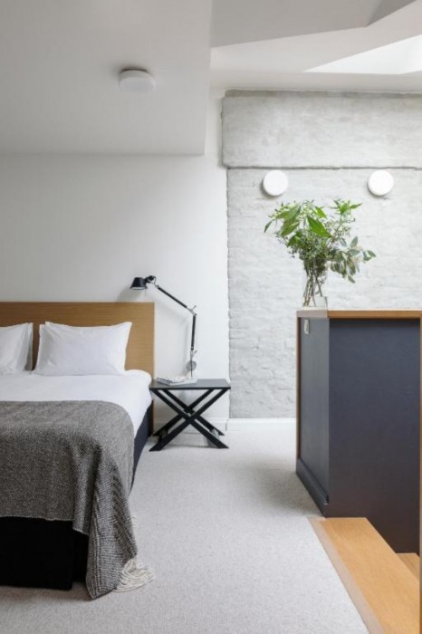 Neiburgs Hotel 25/84