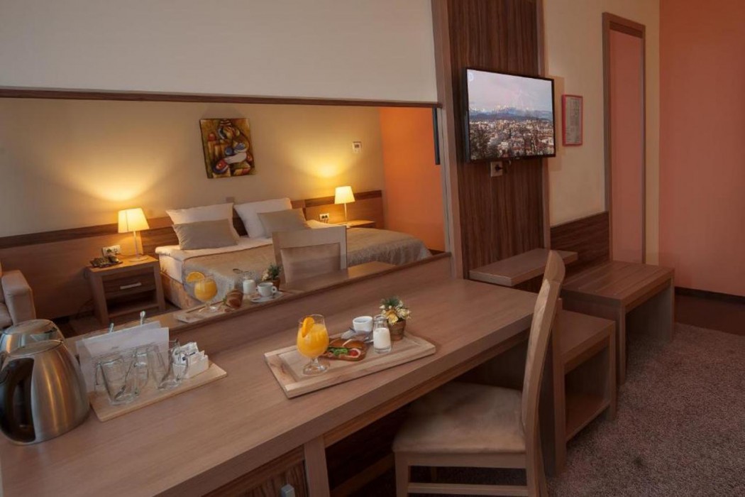 Hotel Kras 10/61