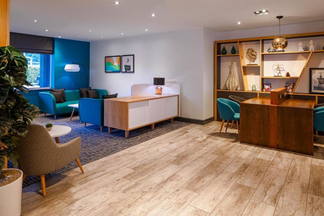 Holiday Inn High Wycombe M40 Jct. 4 24/59
