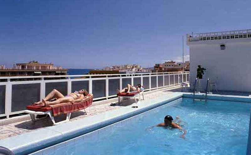Hotel Tropical 27/56