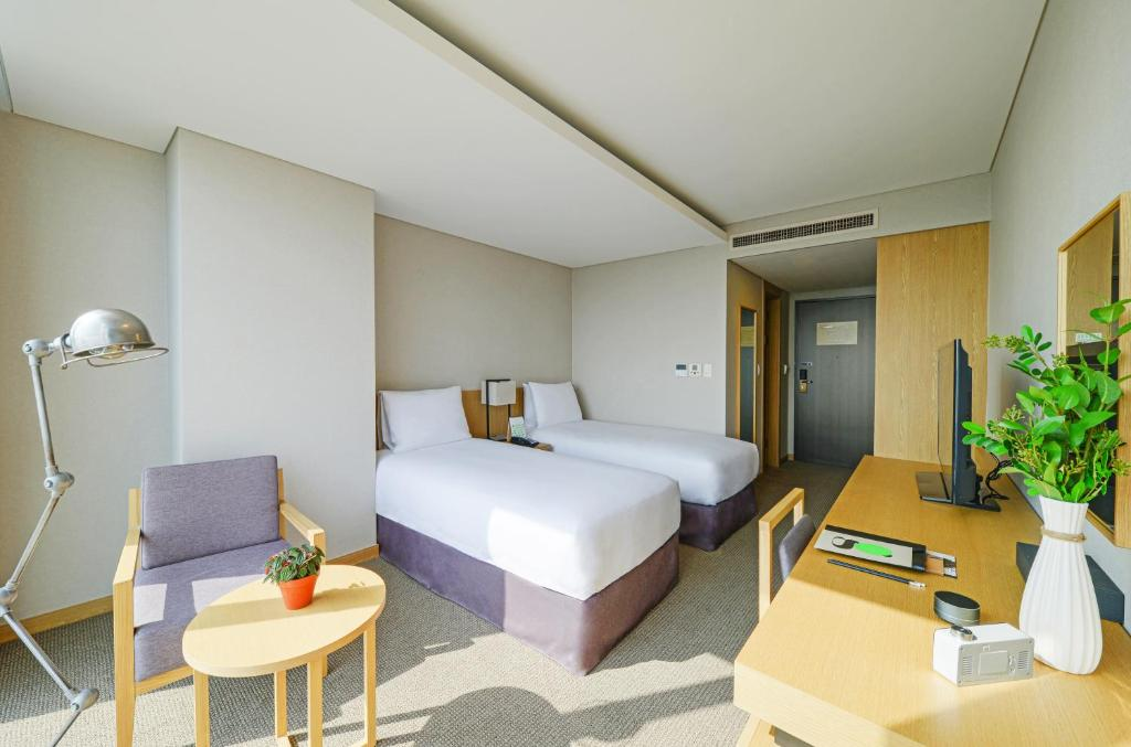 Harbor Park Hotel 13/51