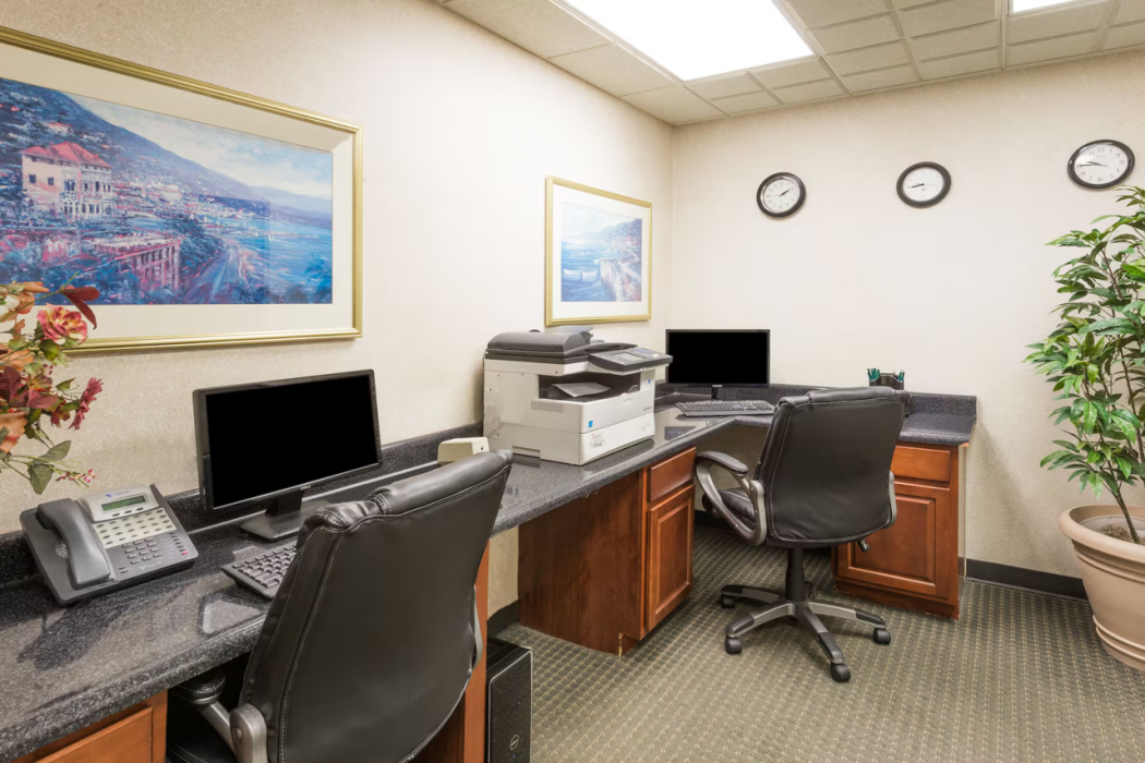 Wingate by Wyndham Indianapolis Airport-Rockville Rd 17/25