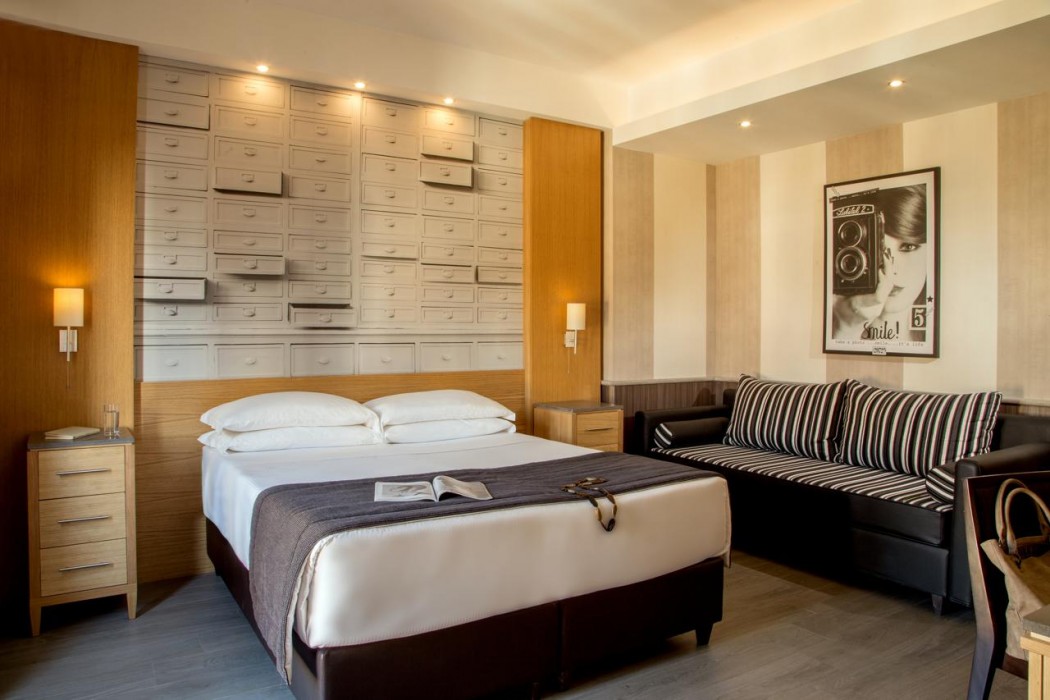 Royal Court Hotel 14/63