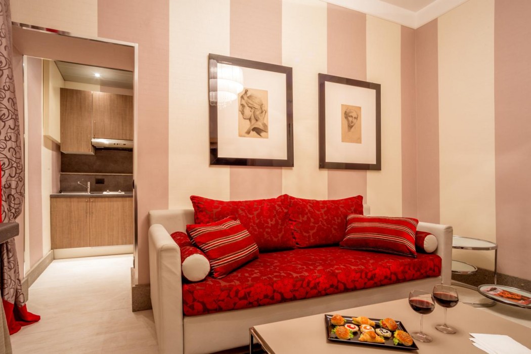 Royal Court Hotel 32/63