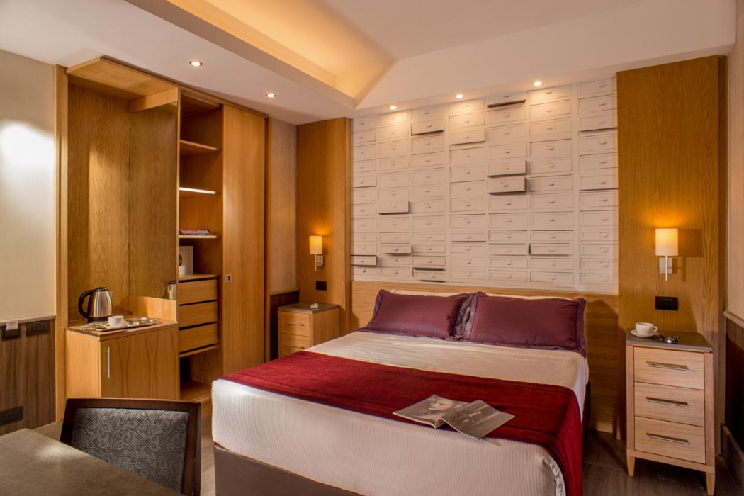 Royal Court Hotel 15/63