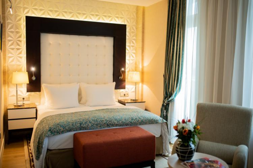 Badamdar Hotel and Residences 18/65