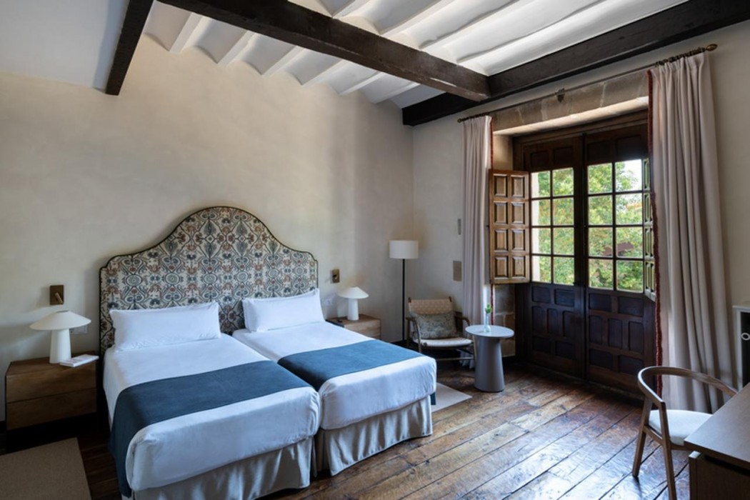 PARADOR DE SANTILLANA GIL BLAS 12/38