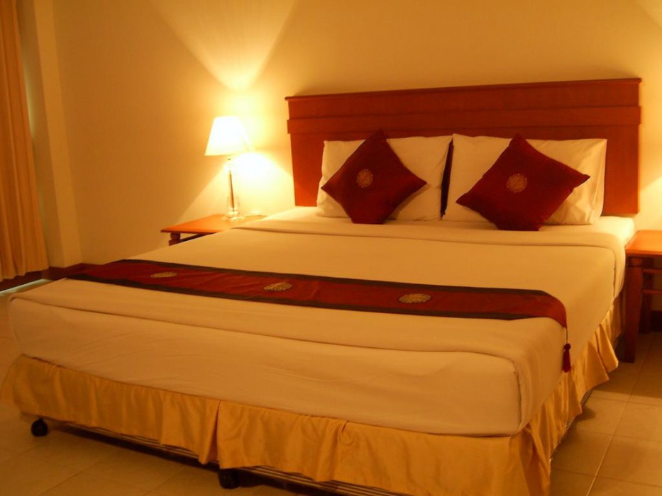 CROWN PATTAYA BEACH HOTEL 12/58