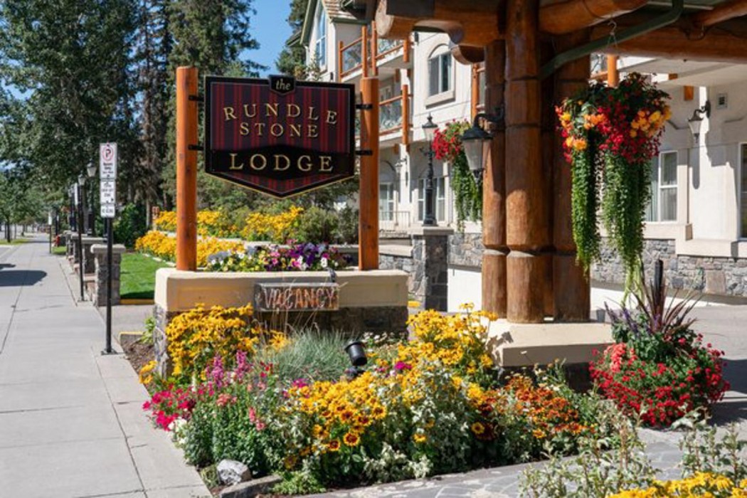 Rundlestone Lodge Hotel 4/88