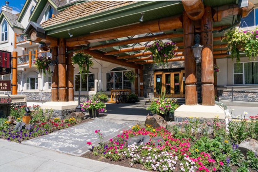Rundlestone Lodge Hotel 7/88