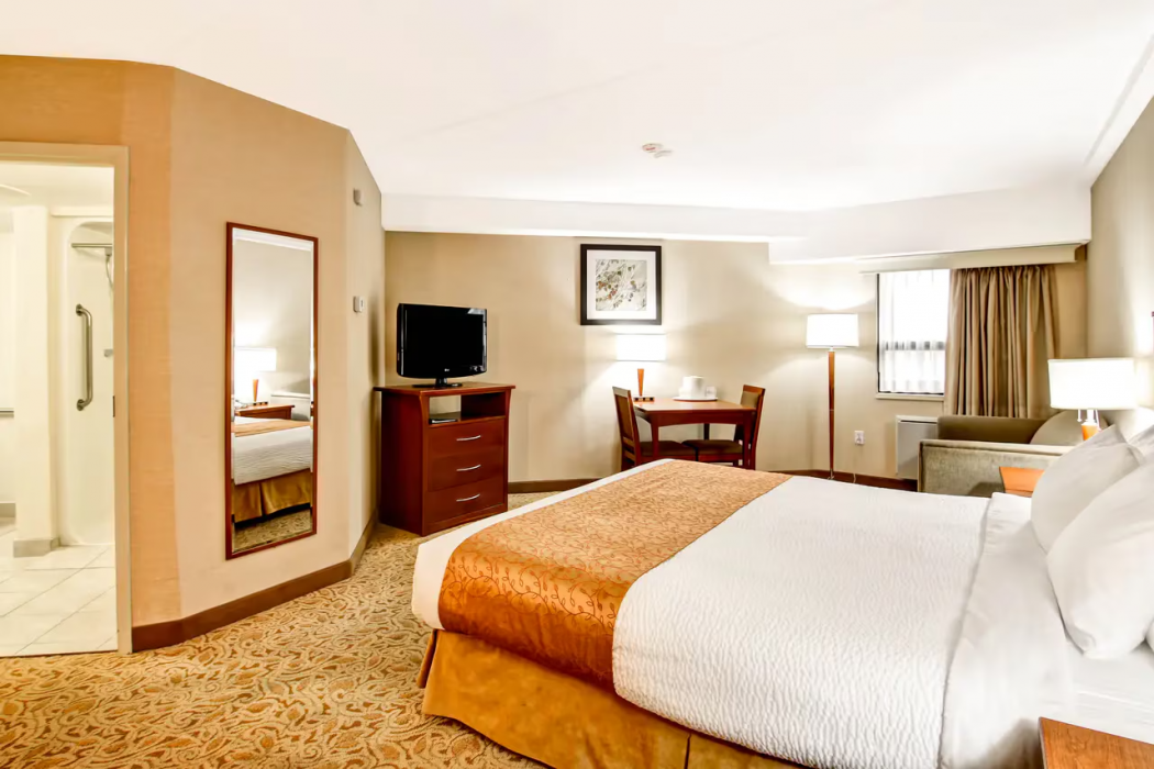 Quality Inn Kitchener, ON 7/11