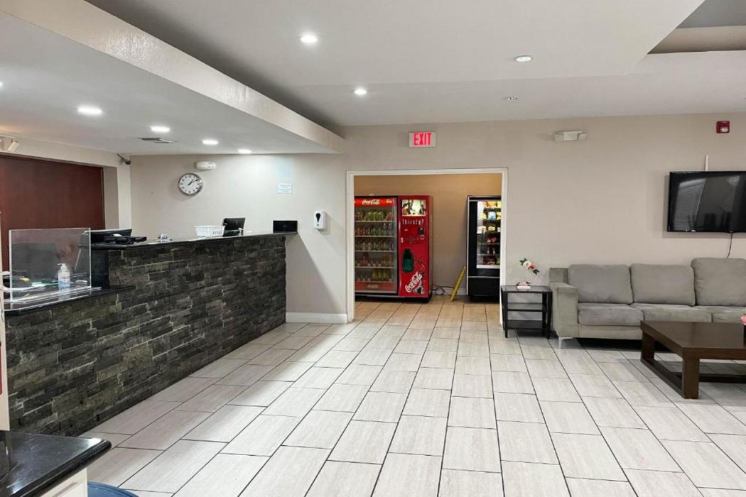 Lobby at Studio6 Suites North Richland Hills, TX, NORTH RICHLAND HILLS - TX