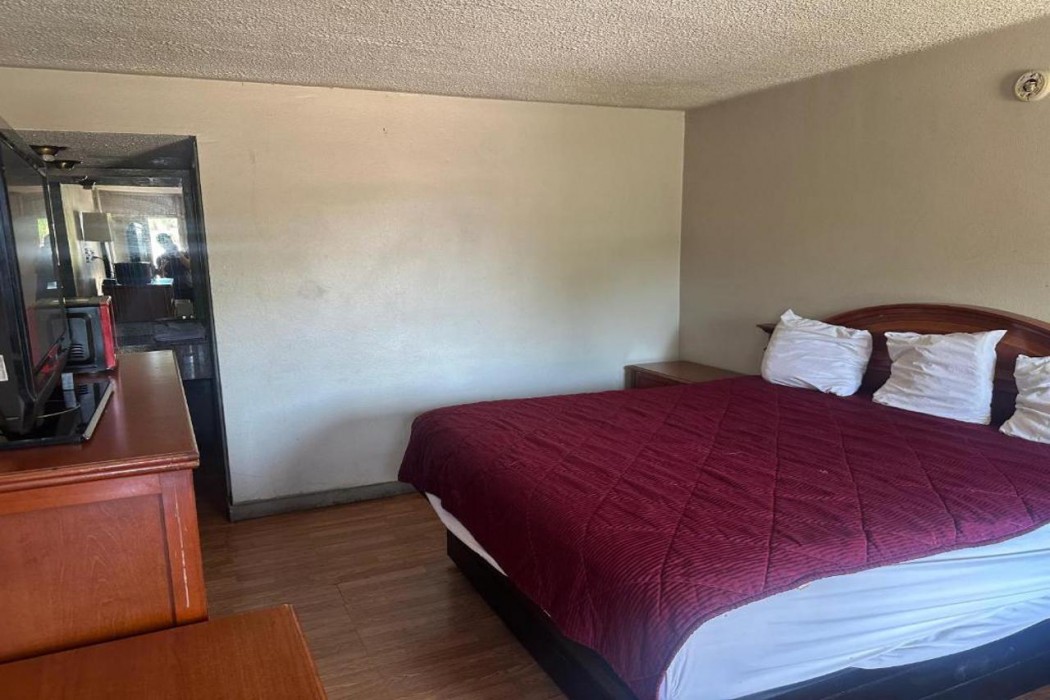 La Casa Inn Albany Near Tifton US 82 8/13