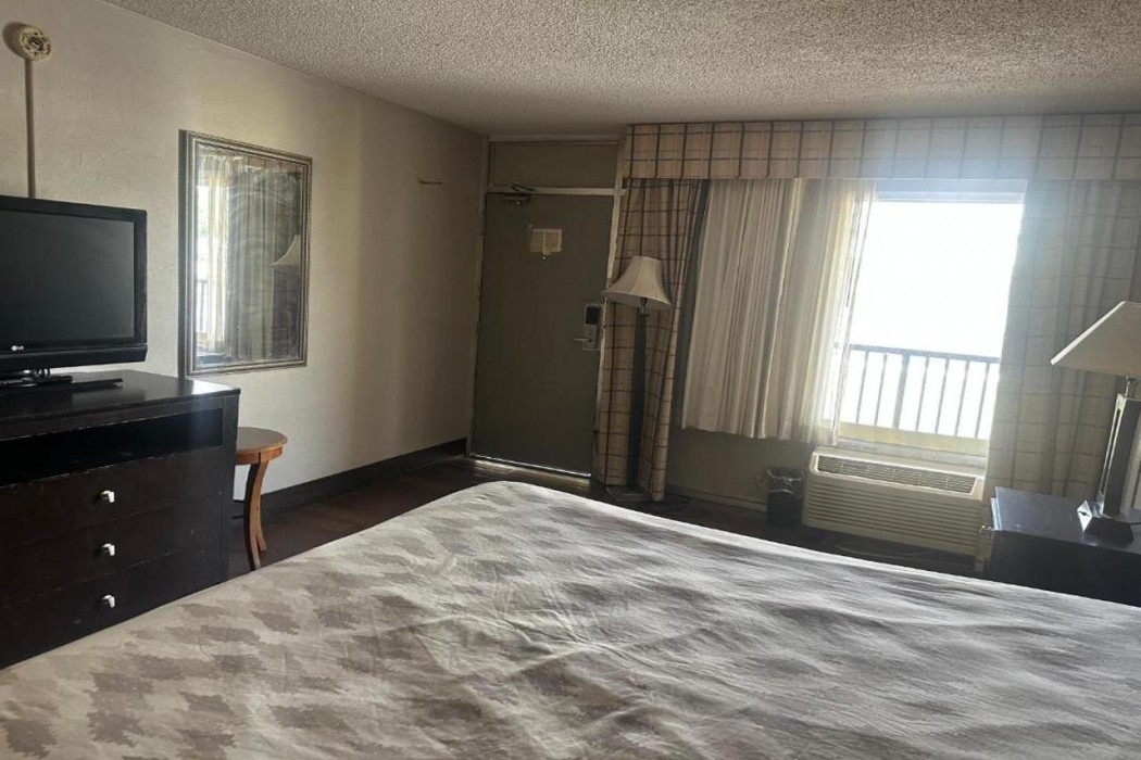 La Casa Inn Albany Near Tifton US 82 10/13