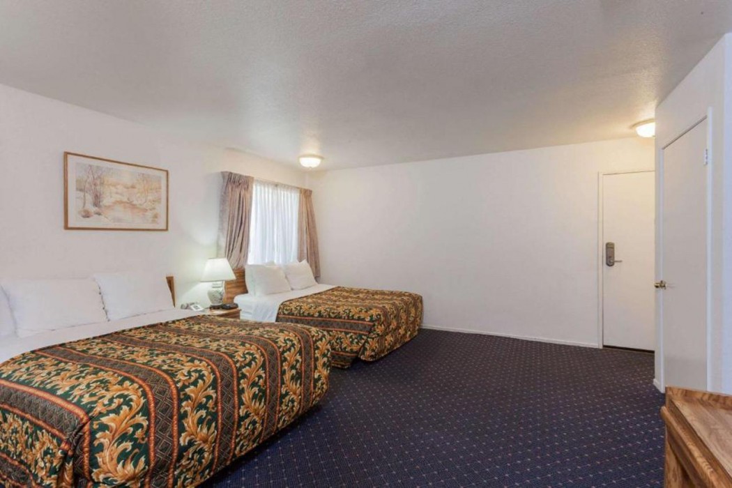 Grand Park Inn Anaheim Maingate 8/17