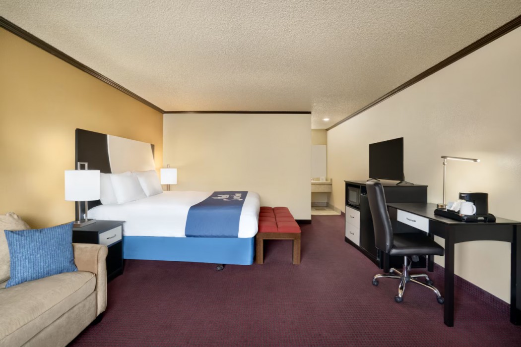 Days Inn by Wyndham Bend 18/49