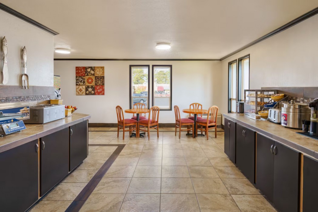 Days Inn by Wyndham Bend 39/49