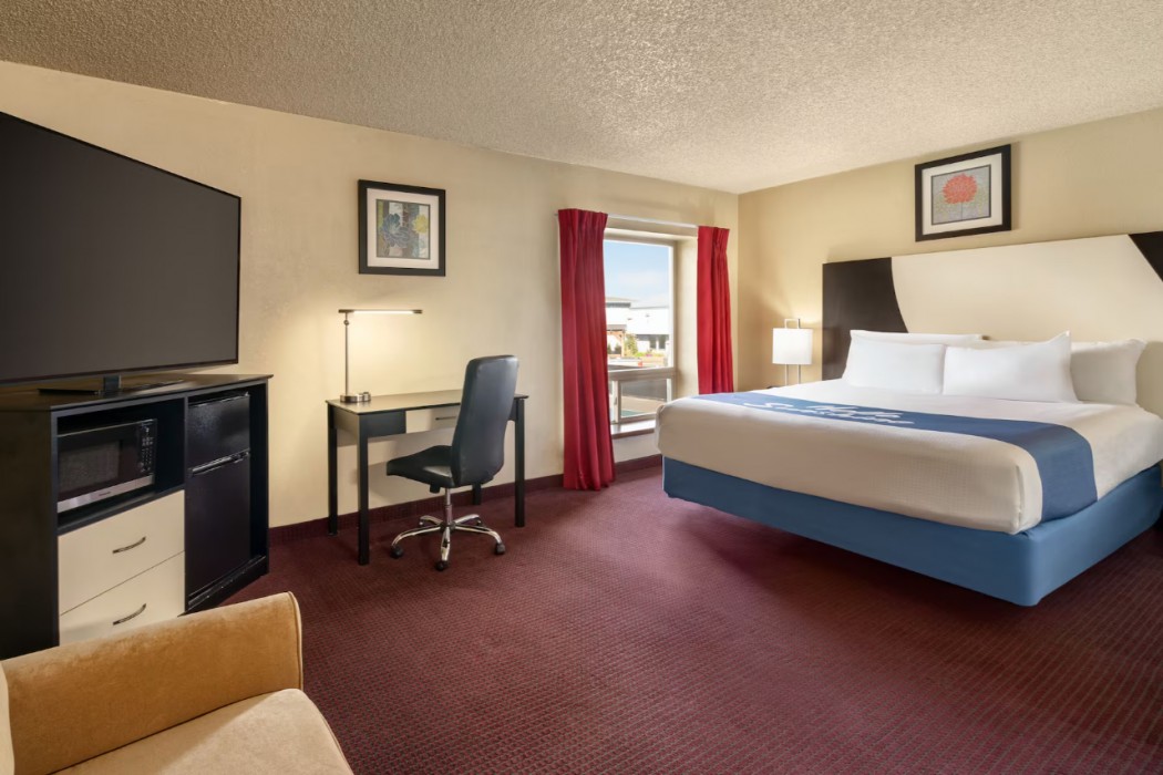 Days Inn by Wyndham Bend 10/49